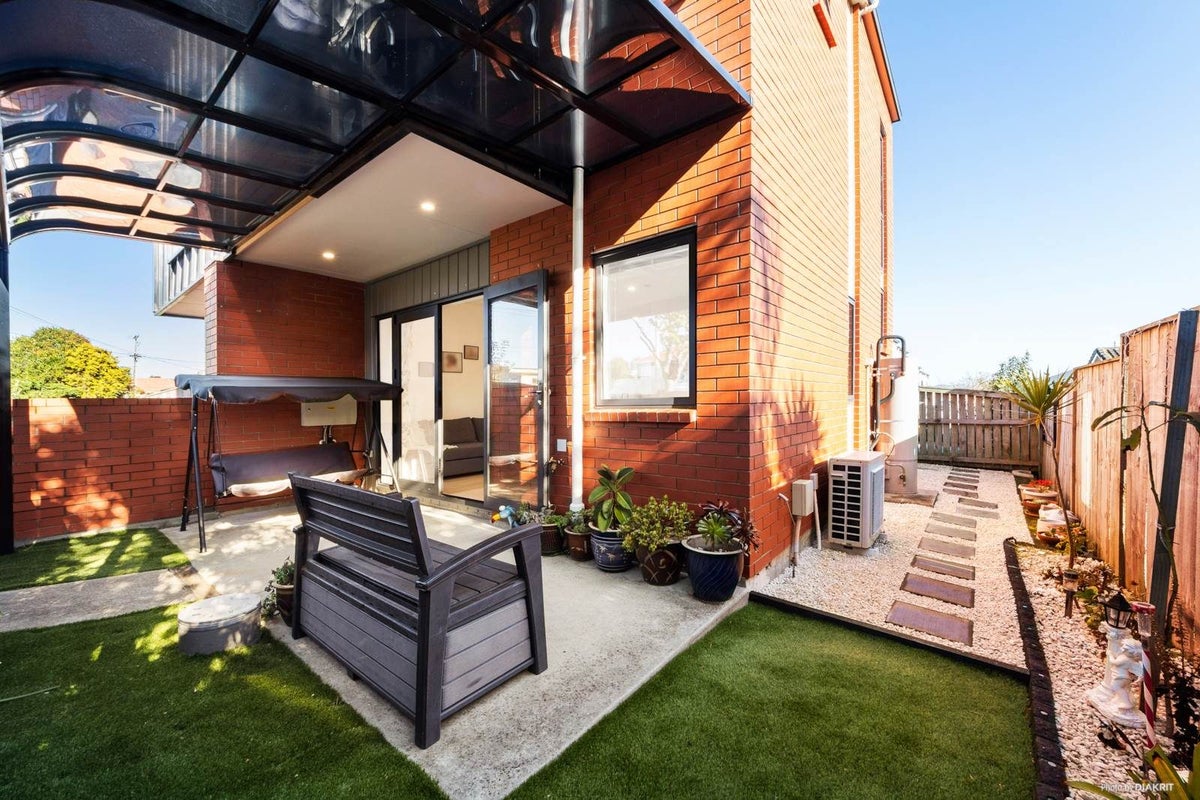 1/87 Astley Avenue, New Lynn, Auckland - Carousel 2