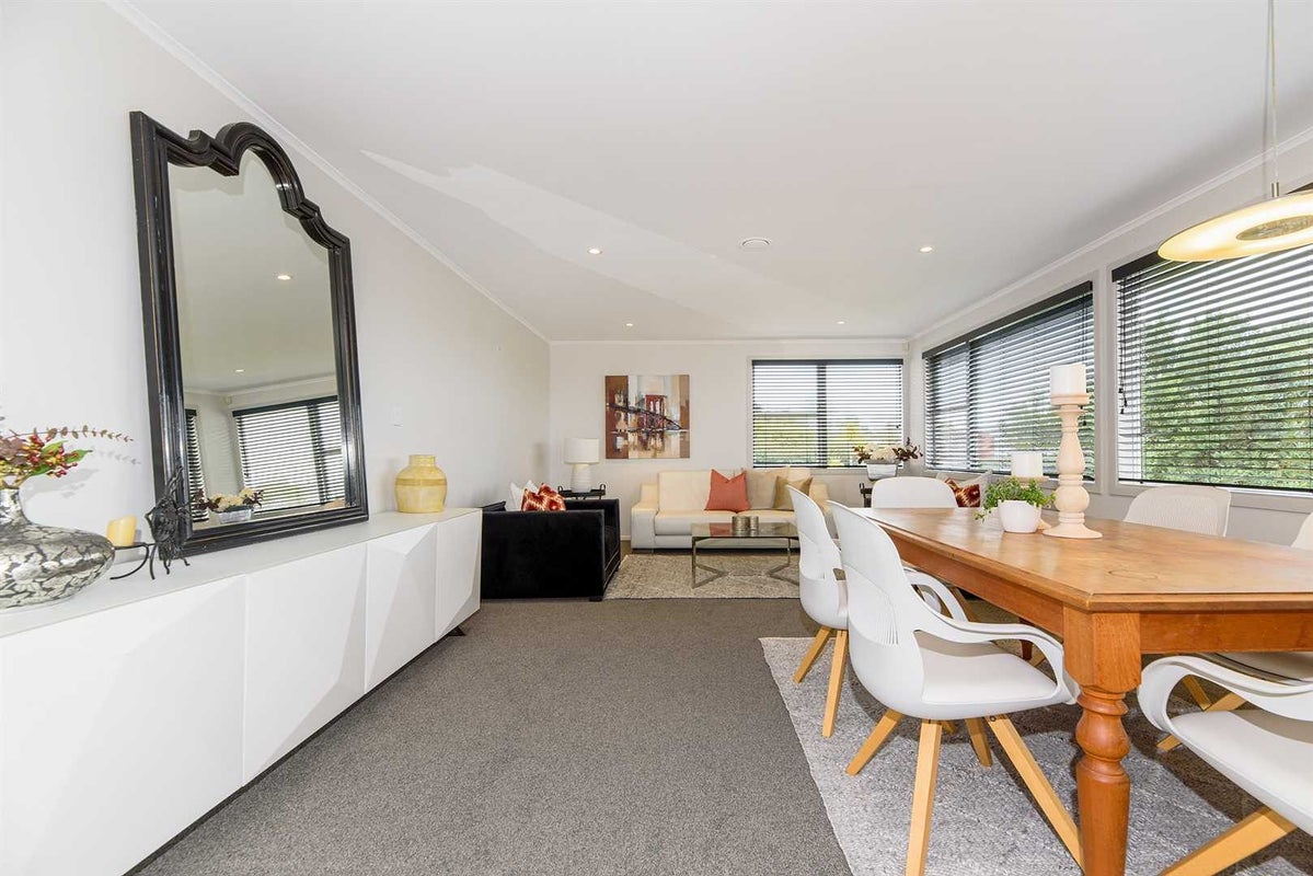 6 Ravenwood Drive, Forrest Hill, Auckland - Carousel 2