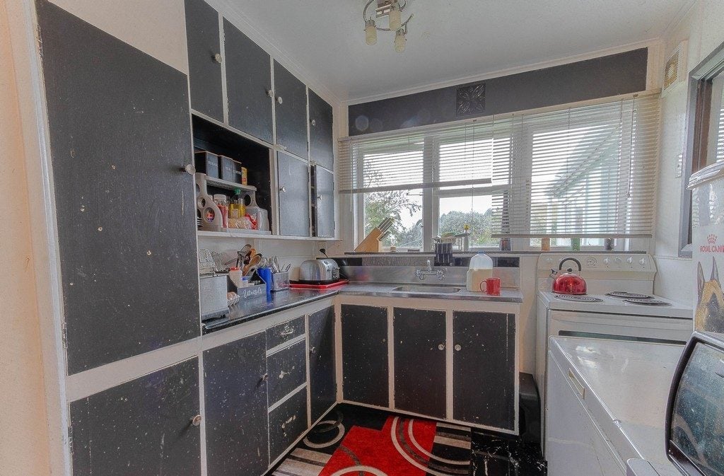 80 Talbot Street, Whanganui East, Whanganui - Carousel 2