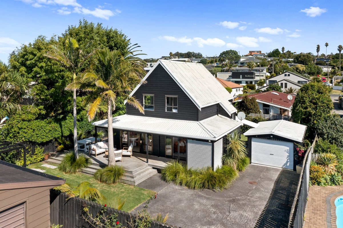 44B Walton Street, Red Beach, Whangaparaoa - Carousel 1