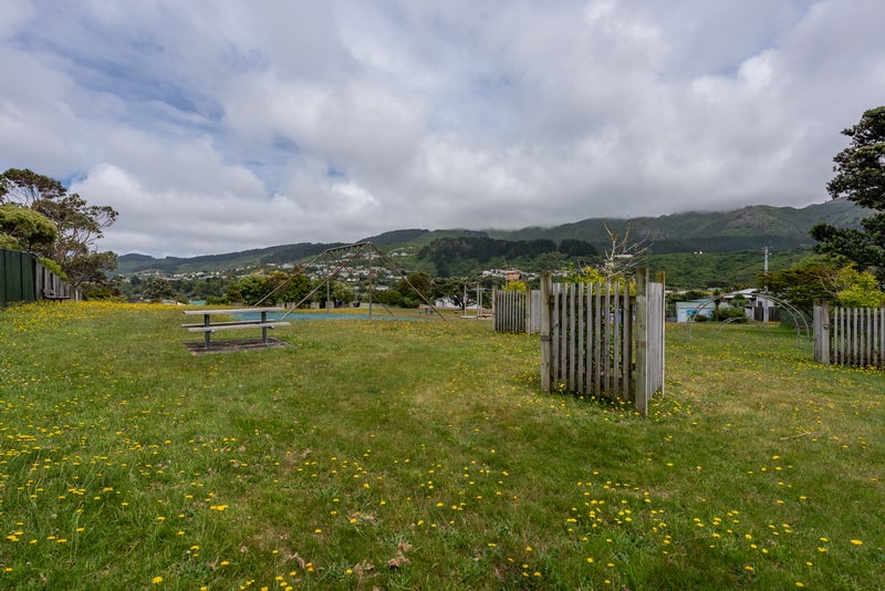 17A Coates Street, Tawa, Wellington - Carousel 21
