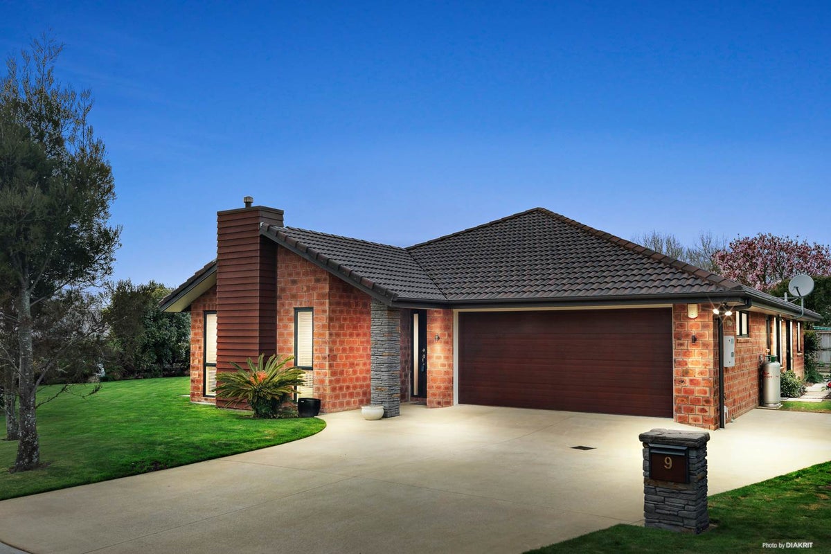 9 Mahoe Glade, Patumahoe, Pukekohe - Carousel 1