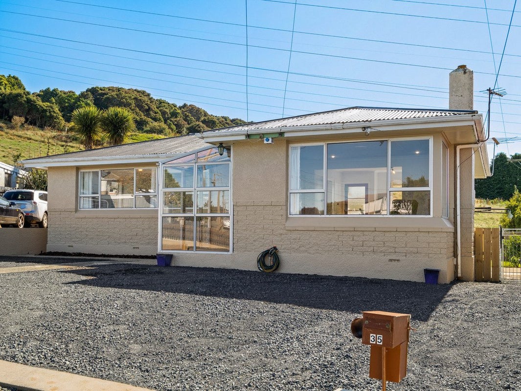 35 Stephen Street, Halfway Bush, Dunedin - Carousel 1