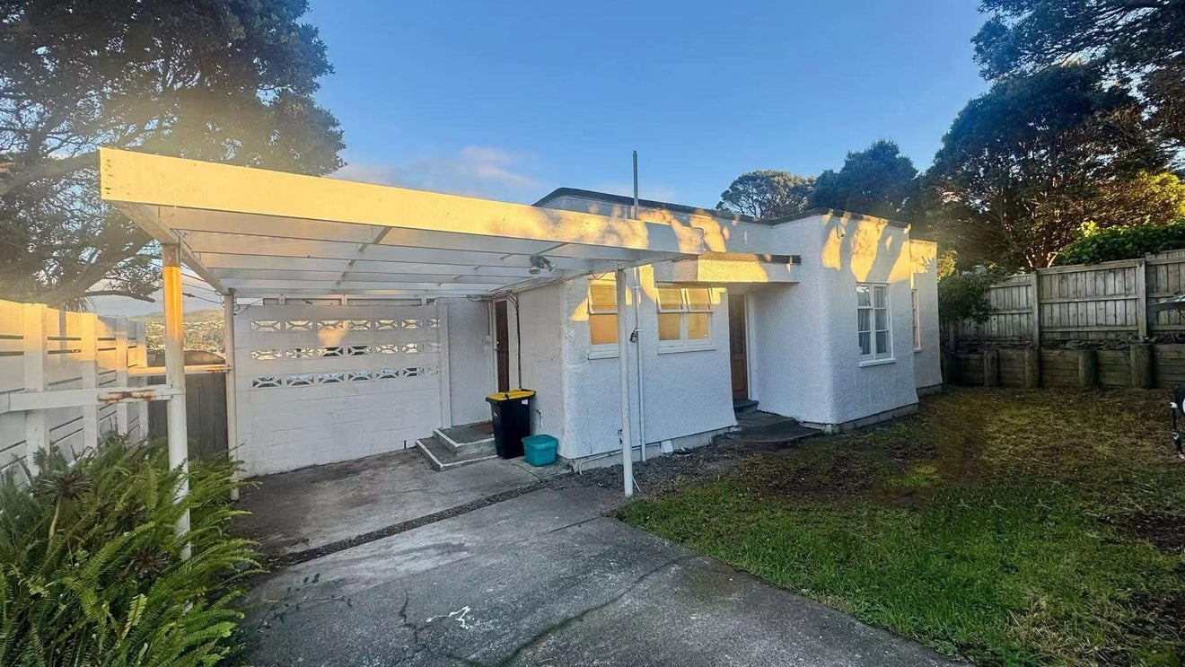 57 Maupuia Road, Maupuia, Wellington - Carousel 1