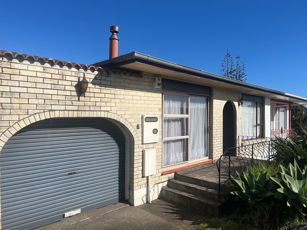 1/52 Littlejohn Street, Hillsborough, Auckland - Carousel 1