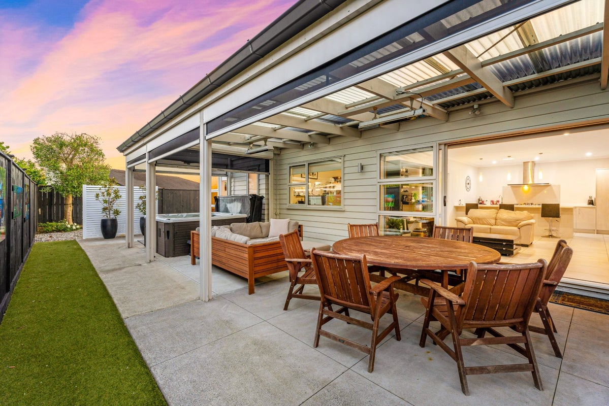 5 Andalusian Way, Karaka, Papakura - Carousel 2