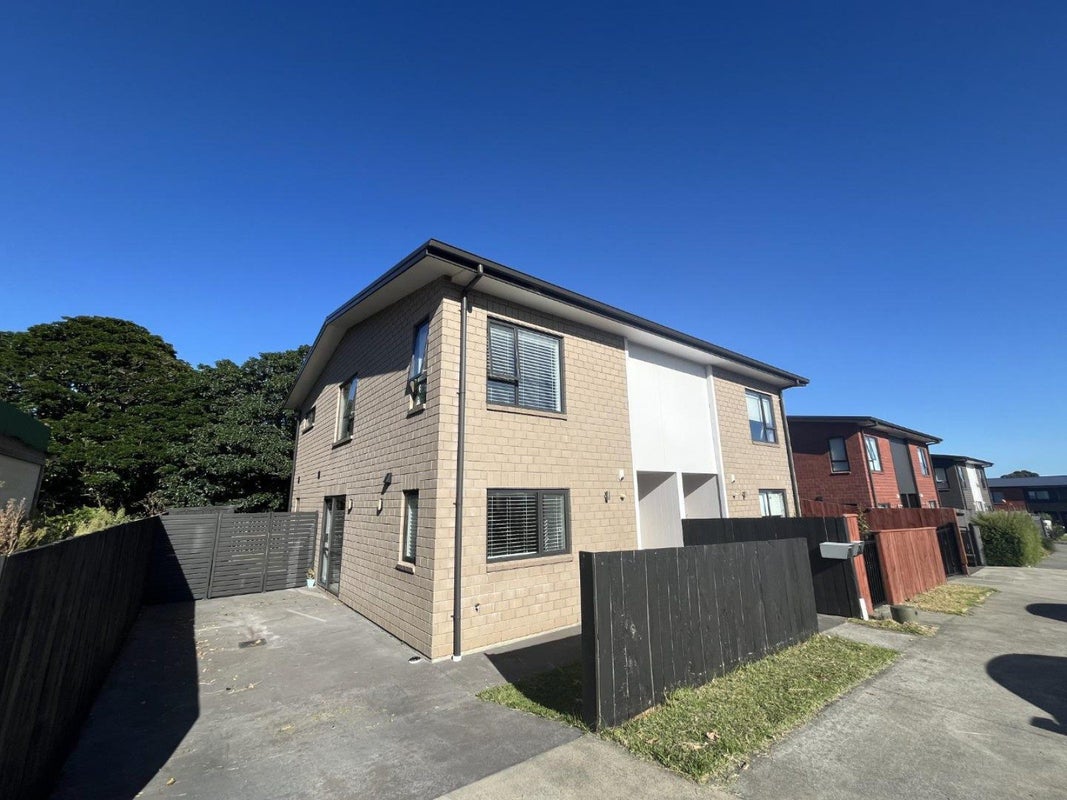 111 Banks Street, Marfell, New Plymouth - Carousel 1