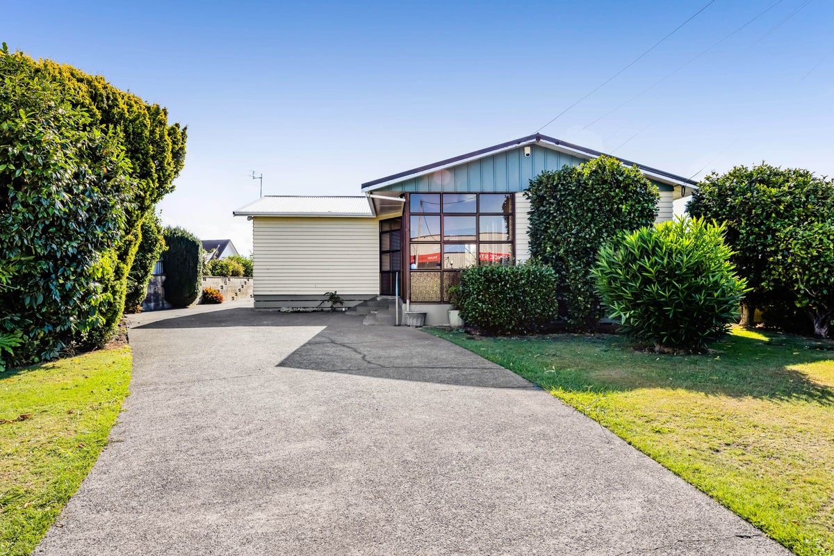 124 Glover Road, Hawera - Carousel 29