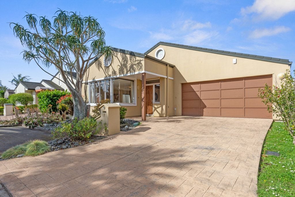 7 Huntaway Lane, Te Atatu Peninsula, Auckland - Carousel 2