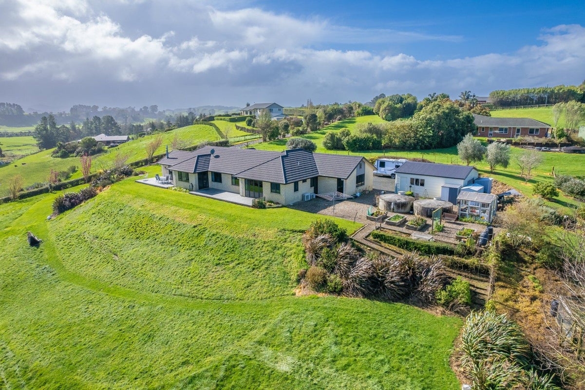 32 Duval Way, Whatawhata - Carousel 1
