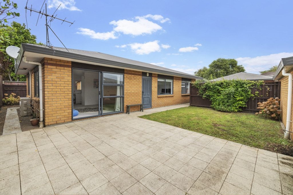 2/7 Mona Avenue, Mangere Bridge, Auckland - Carousel 1