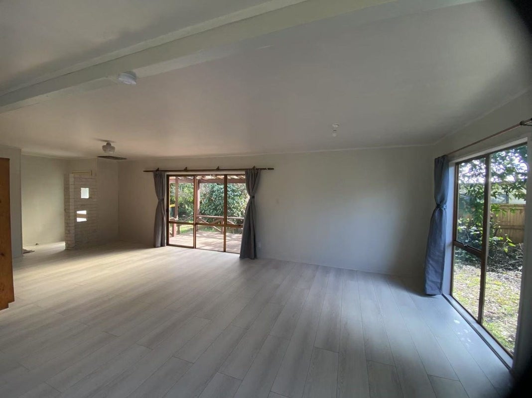 7 Adel Place, Weymouth, Auckland - Carousel 2