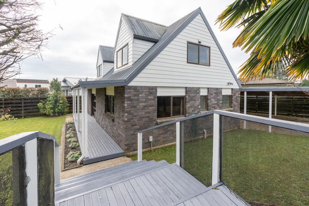 59A Tuhikaramea Road, Dinsdale, Hamilton - Carousel 1