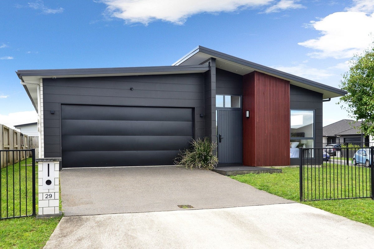 29 Maggie Place, Chartwell, Hamilton - Carousel 1