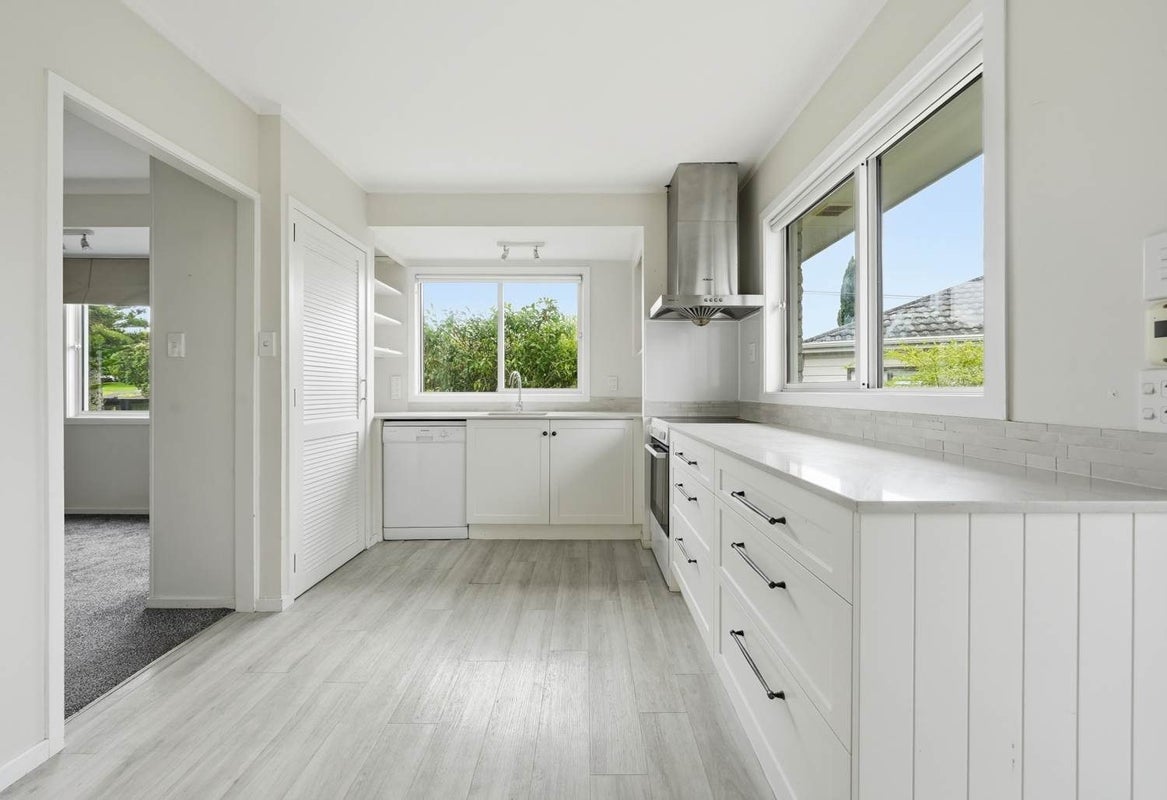 1/27 Parkhill Road, Howick, Auckland - Carousel 1