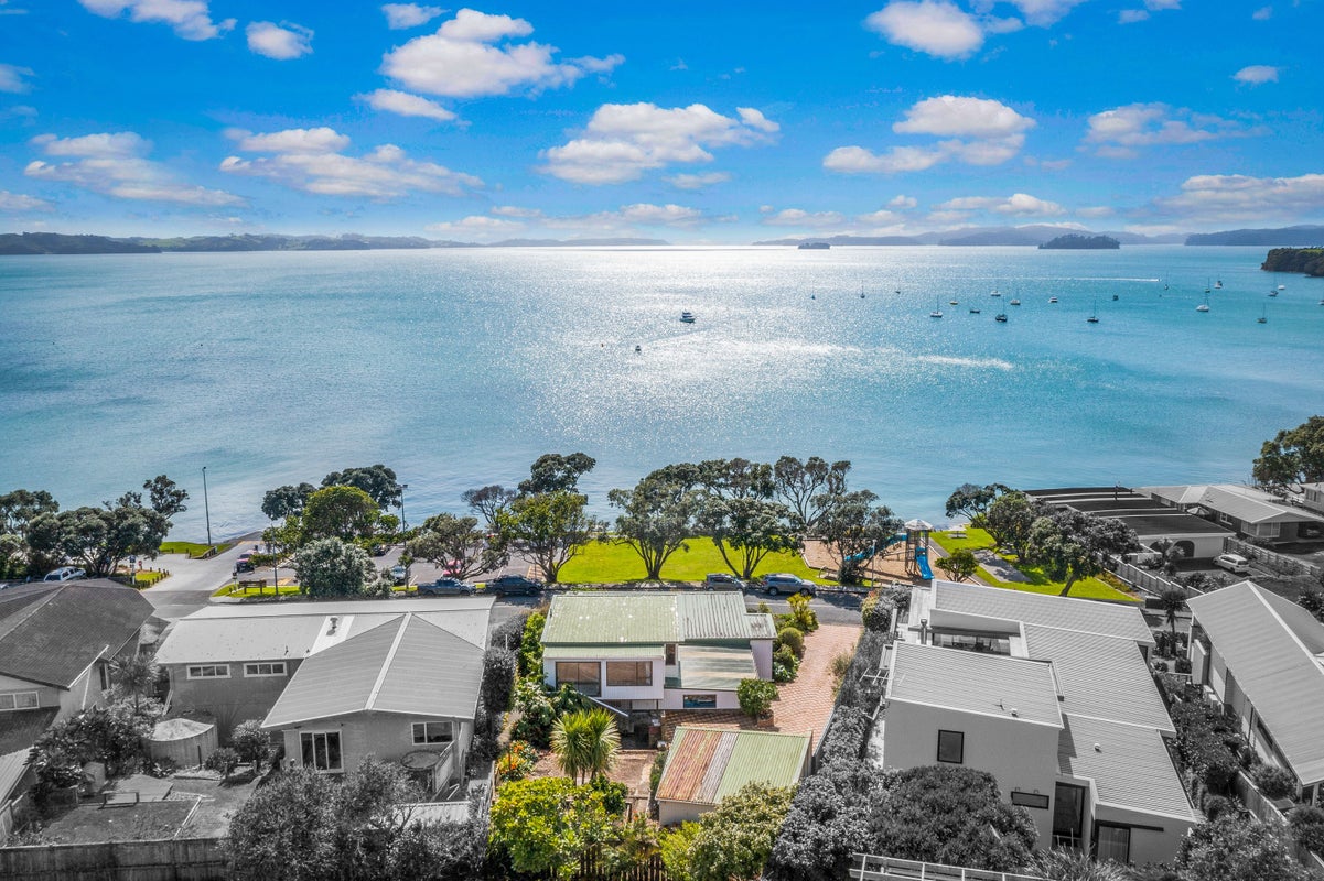 21 Gordon Craig Place, Algies Bay, Warkworth - Carousel 1