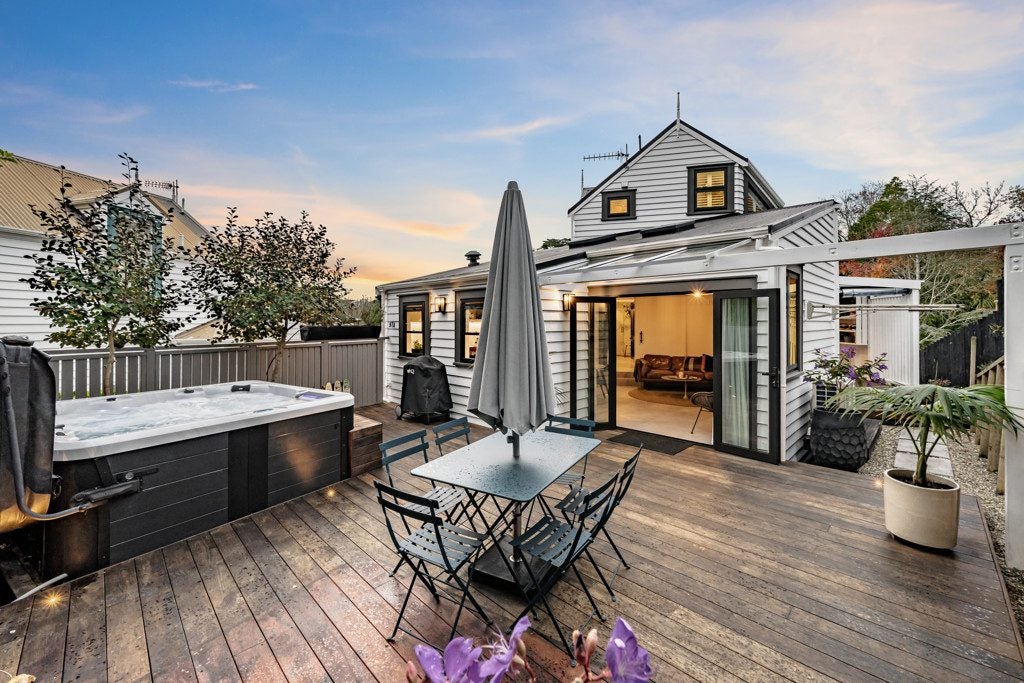 97A Brighton Road, Parnell, Auckland - Carousel 2