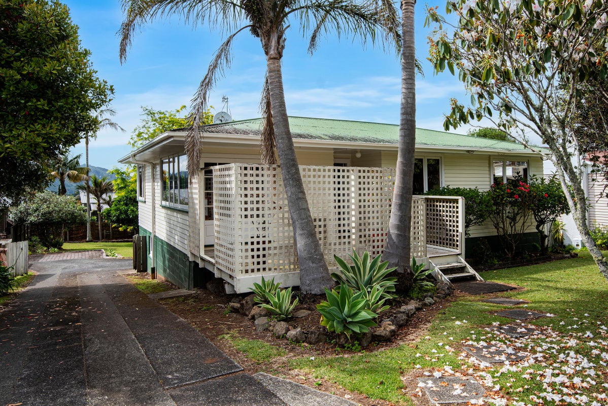 16 Hoey Street, Te Kamo, Whangarei - Carousel 1