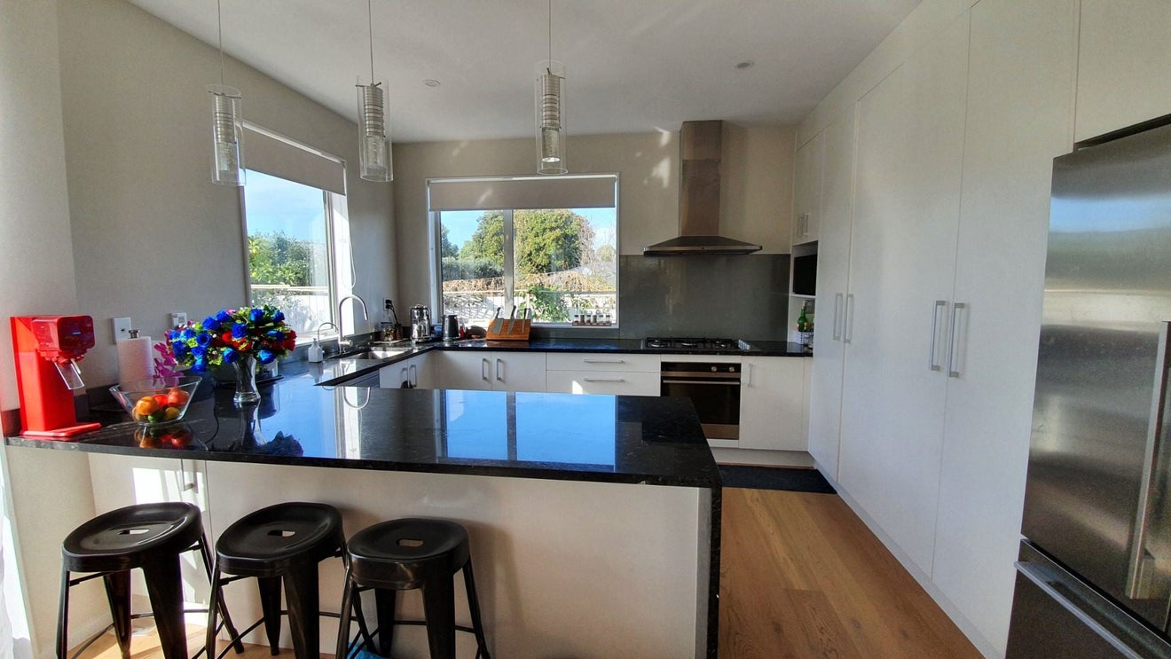 10A Carbine Road, Mount Wellington, Auckland - Carousel 2