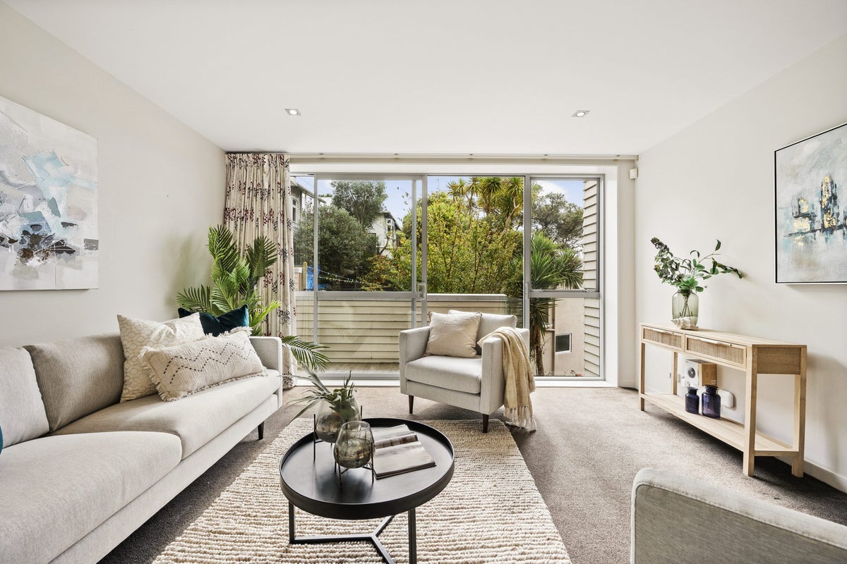 62/120 Rintoul Street, Newtown, Wellington - Carousel 1