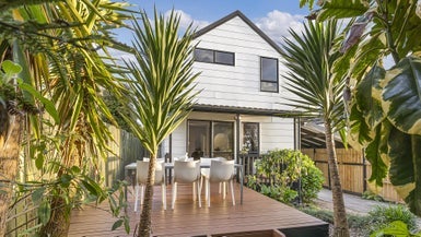 2/66A Birkdale Road, Birkdale, Auckland - Carousel 1