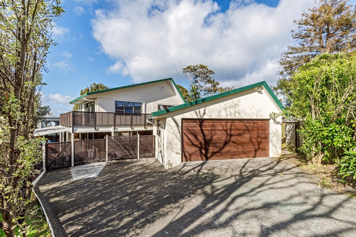 56 Marywil Crescent, Hillcrest, Auckland - Carousel 1