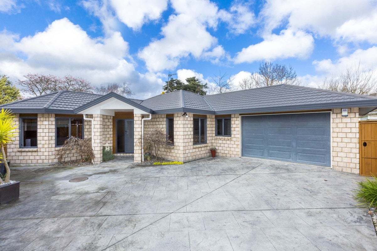 17A Sheridan Crescent, Trentham, Upper Hutt - Carousel 1