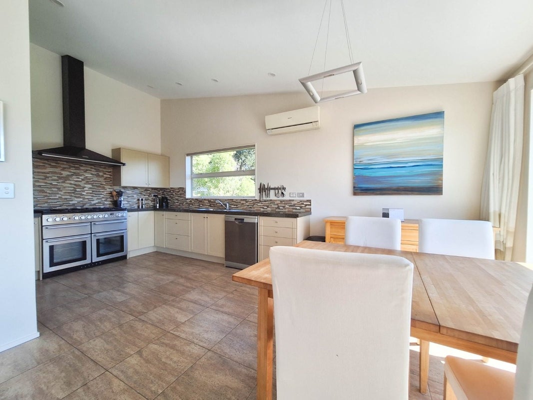 197B Browns Bay Road, Browns Bay, Auckland - Carousel 2