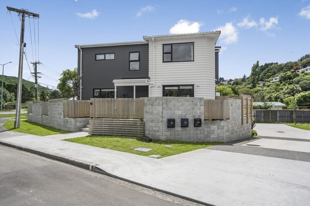 1C Stokes Valley Road, Stokes Valley, Lower Hutt - Carousel 1