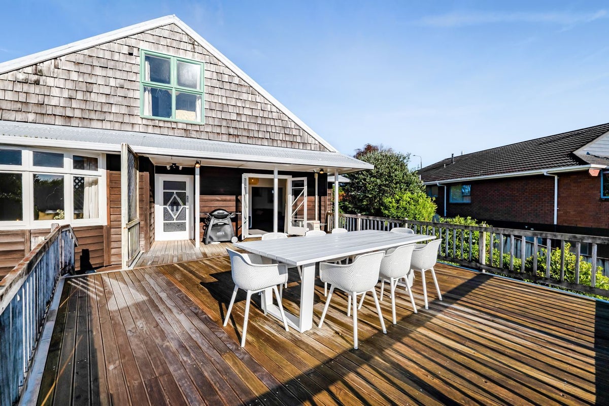 48 Karina Road, Merrilands, New Plymouth - Carousel 2