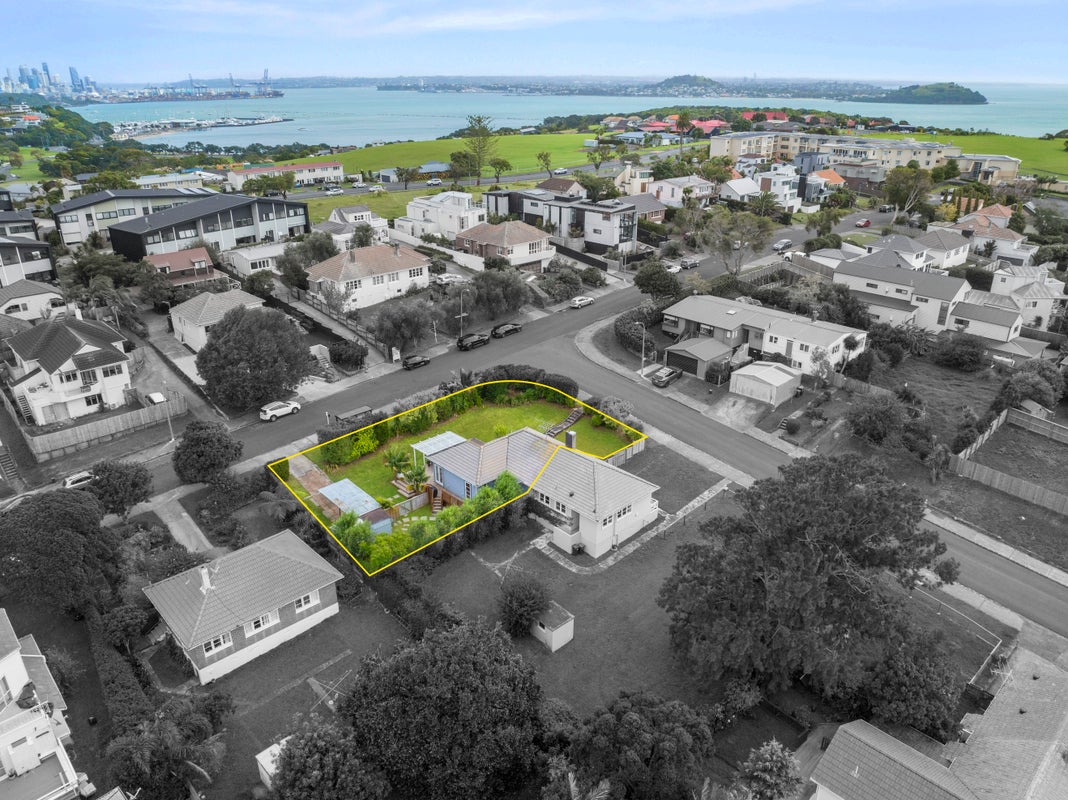 1 Matatua Street, Orakei, Auckland - Carousel 1