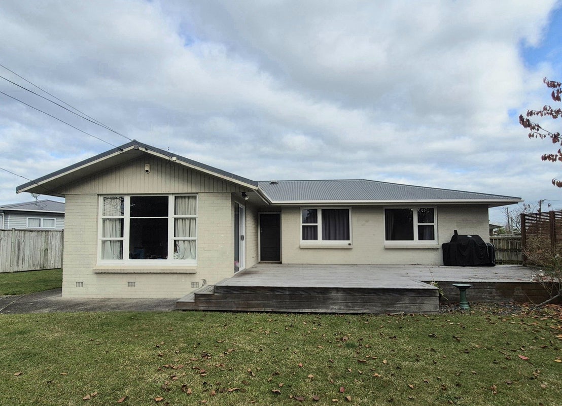 20 MacDonald Road, Glenview, Hamilton - Carousel 1