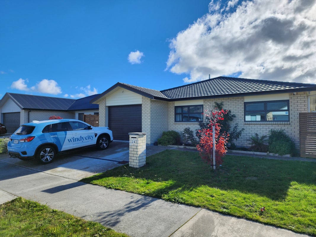 24 Filmer Crescent, Wallaceville, Upper Hutt - Carousel 1