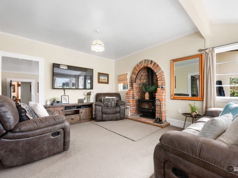 1044 Coast Road, Wainuiomata Coast, Lower Hutt - Carousel 2