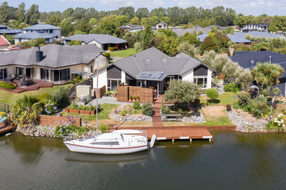 14 Witney Lane, Huntingdon, Ashburton - Carousel 1