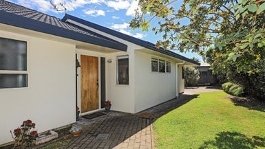 4/11 Duart Road, Havelock North, Havelock North - Carousel 1