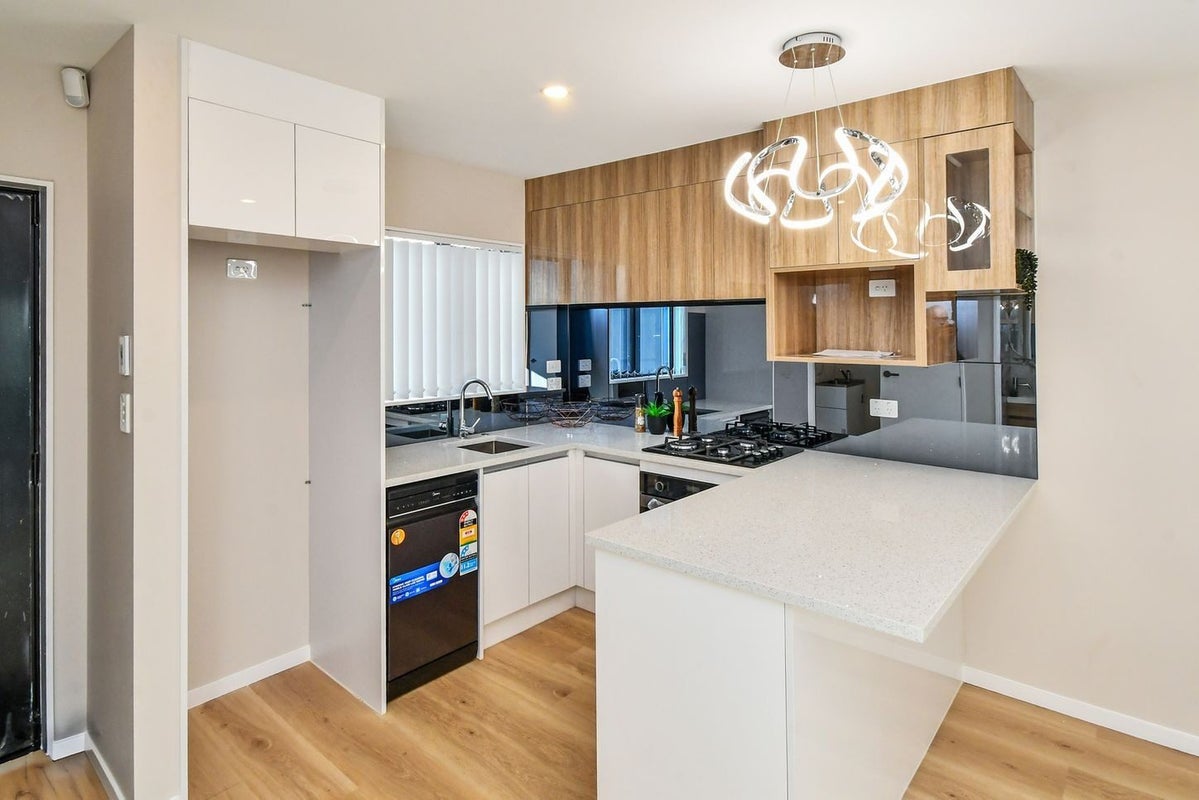 27 Landscape Road, Papatoetoe, Auckland - Carousel 2