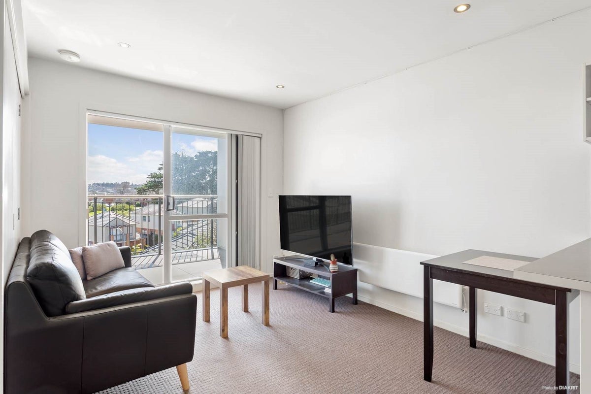 14B/60 Masons Road, Oteha, Auckland - Carousel 2