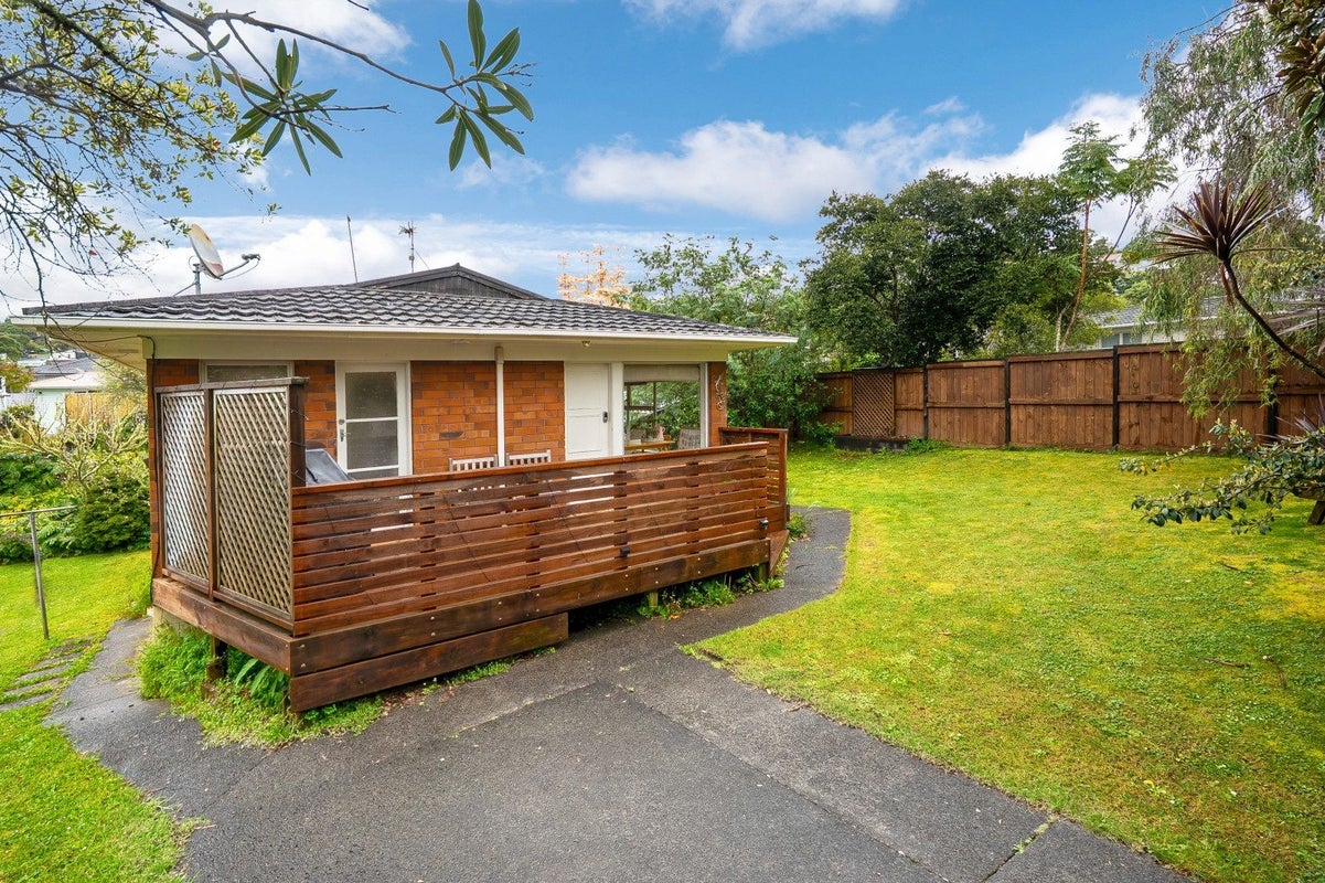 2/110 Monarch Avenue, Hillcrest, Auckland - Carousel 2