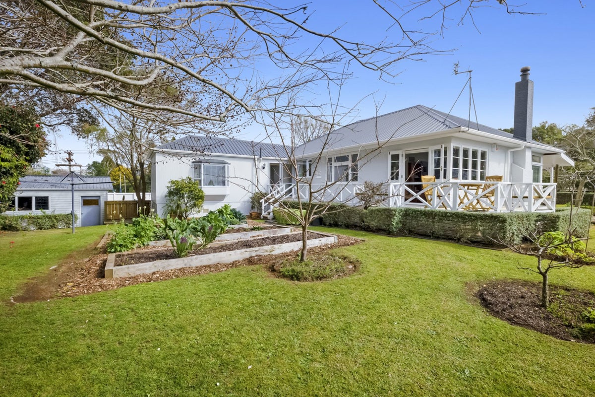 48 Tarahua Road, Welbourn, New Plymouth - Carousel 2