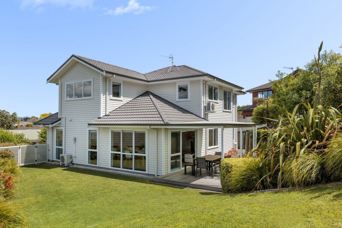 6 Orchard Way, Bethlehem, Tauranga - Carousel 1