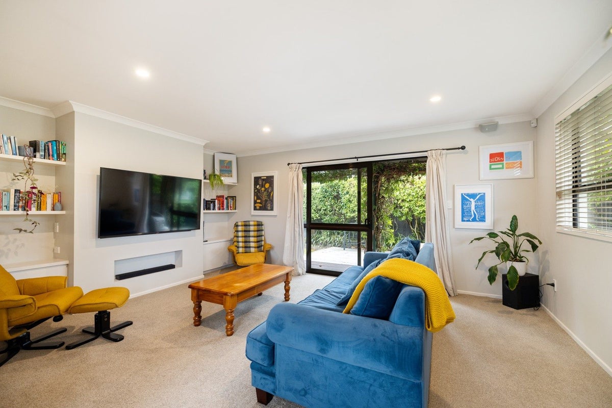 11 Townshend Crescent, Halswell, Christchurch - Carousel 2