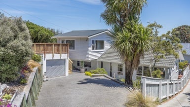 46 Madras Street, Khandallah, Wellington - Carousel 1