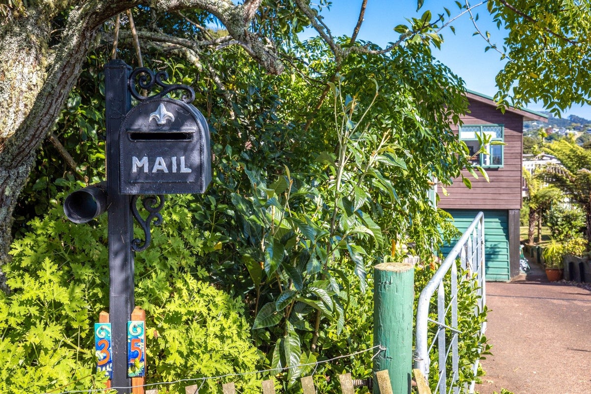 35 Hobson Terrace, Onetangi, Waiheke Island - Carousel 23