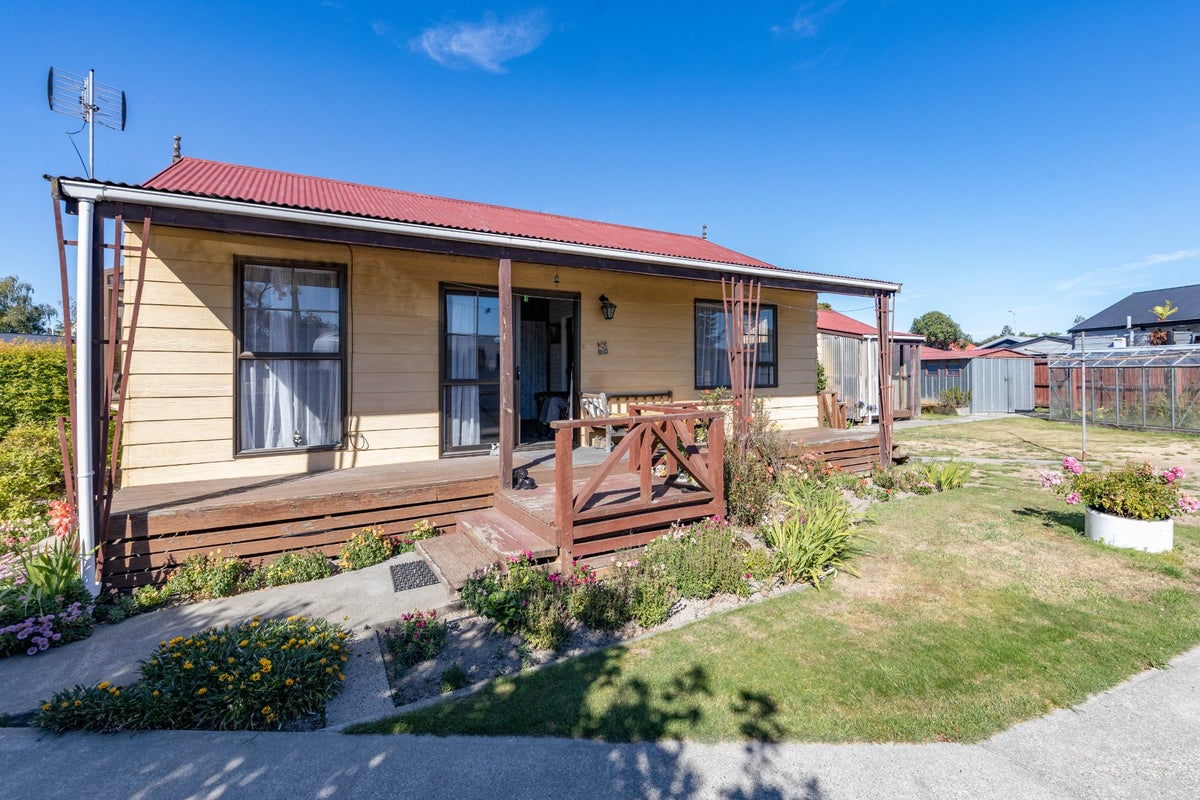 24 Burnridge Place, Belfast, Christchurch - Carousel 1