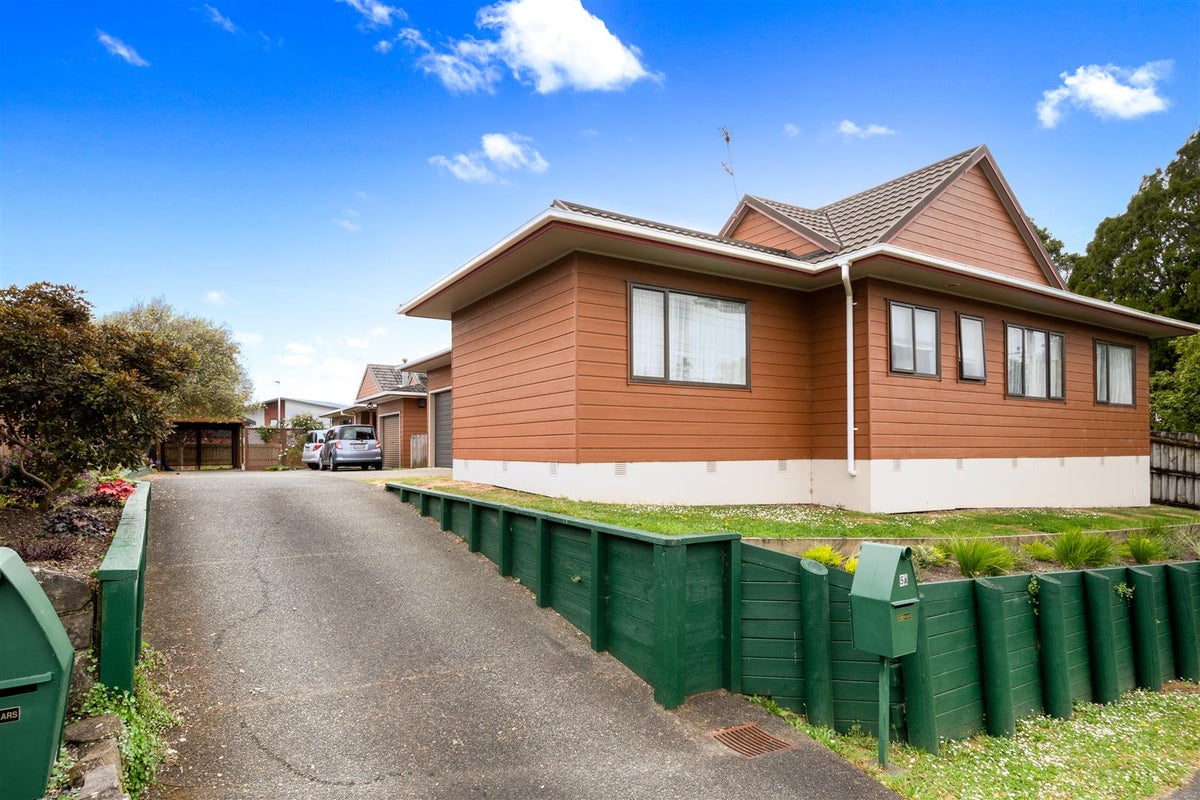 5 Rimu Street, New Lynn, Auckland - Carousel 1