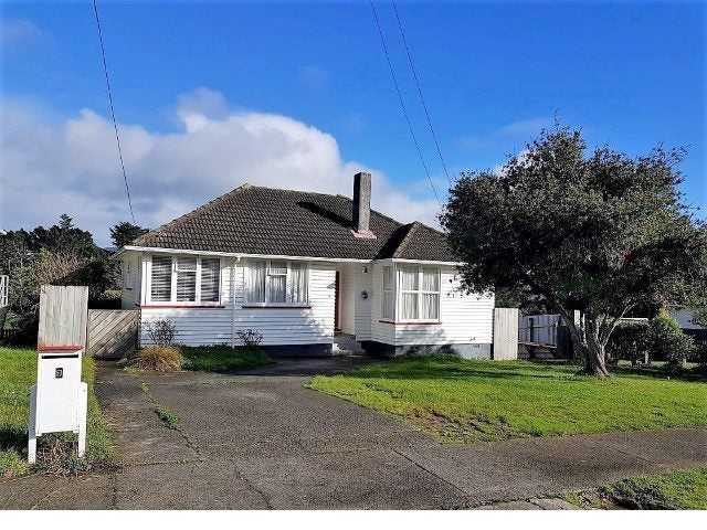 9 Castor Crescent, Cannons Creek, Porirua - Carousel 1
