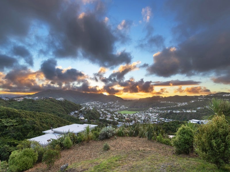 3 Mewburn Rise, Karori, Wellington - Carousel 1