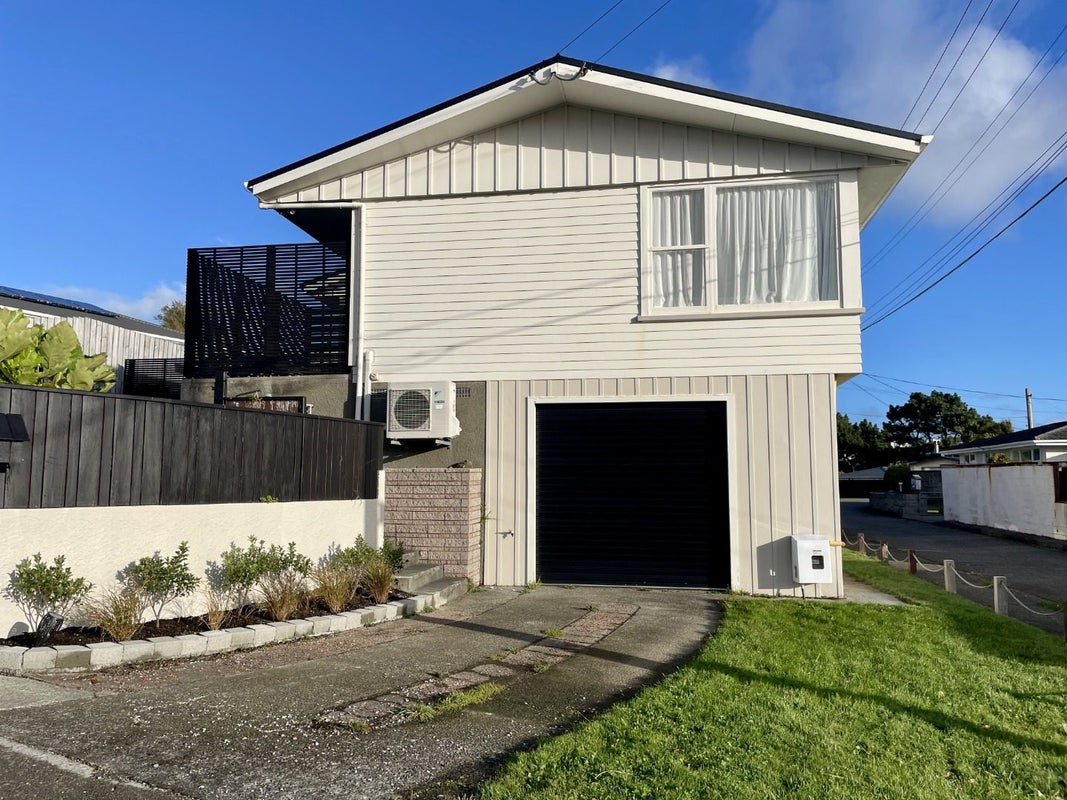 45 Mark Avenue, Paparangi, Wellington - Carousel 1