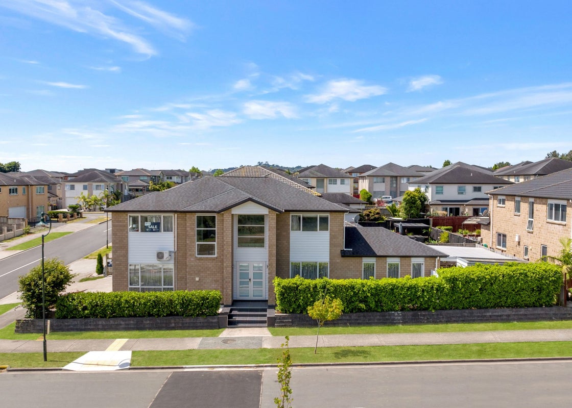 20 Moville Drive, Flat Bush, Auckland - Carousel 1
